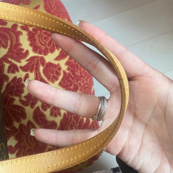 Louis Vuitton Monogram Montorgueil PM - Picture 5 of 16